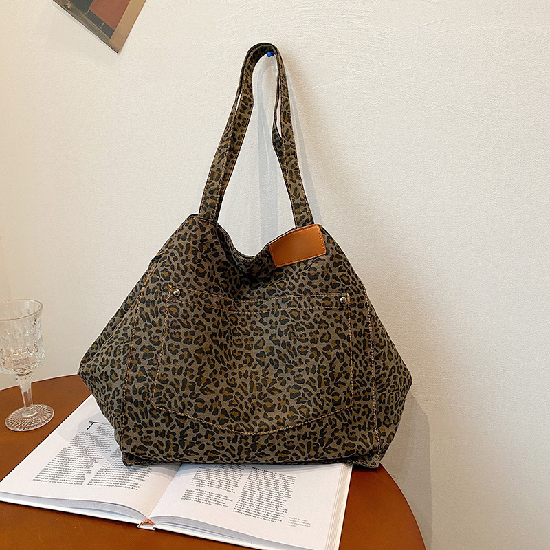 Leopardinio printo totes krepšys moterims, miesto paprastumas, kompozicinė medžiaga, magnetinis užsegimas, horizontali kvadrato forma