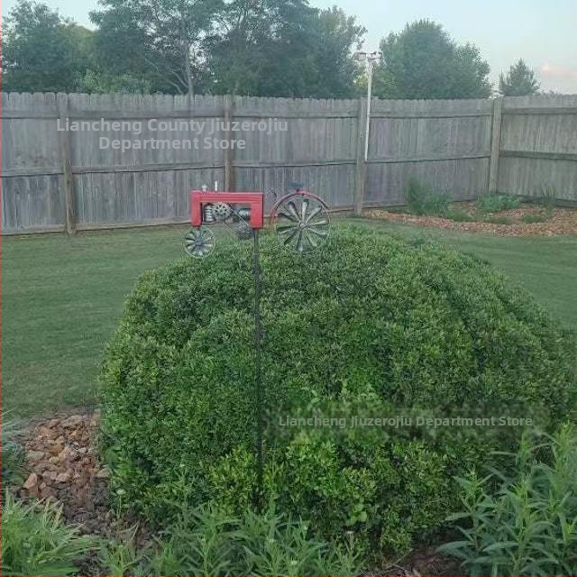 Traktorový veterný spinner - kovová konštrukcia, moderný minimalistický štýl, vhodný pre domov, záhradu a kanceláriu