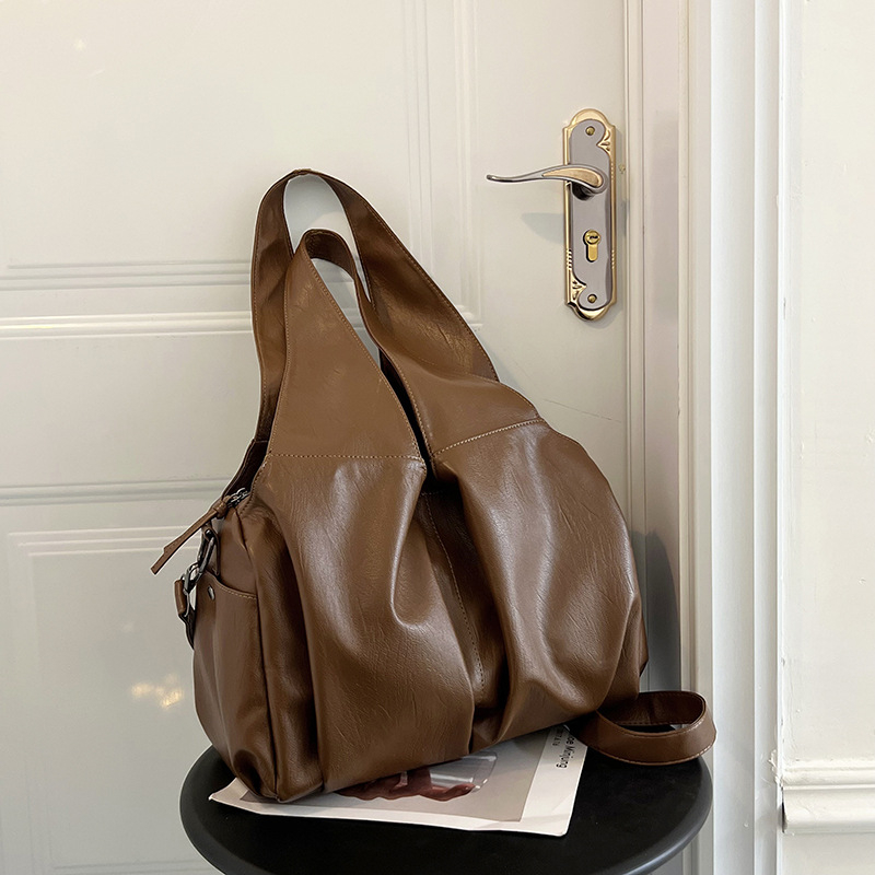 Ženska PU torba za rame i crossbody — Veliki kapacitet, vintage casual stil; Materijal: PU; Podstava: poliester; Oblik: uspravan kvadrat; Otvaranje: zatvarač; Unutarnja struktura: laminirani džep sa zatvaračem