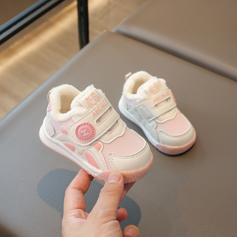 Бебешки обувки за прохождане - синтетична кожа, гумена подметка, карикатурен принт, закопчаване с велкро, зимен модел 2024