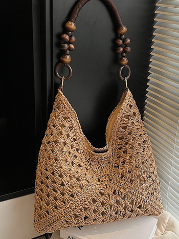 Ženska tote torba od slame, urbani minimalistički stil, magnetska kopča, vodoravni kvadratni oblik, poliester podstava, unutarnji džep sa zatvaračem laminiranim