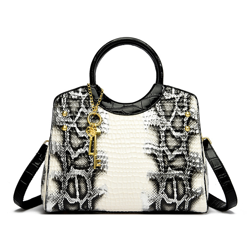 Ženska retro torba s uzorkom zmije, podlaktna torba, PU materijal, zatvaranje, poliester podstava, ovalni oblik, unutarnji džepovi za telefon i ID