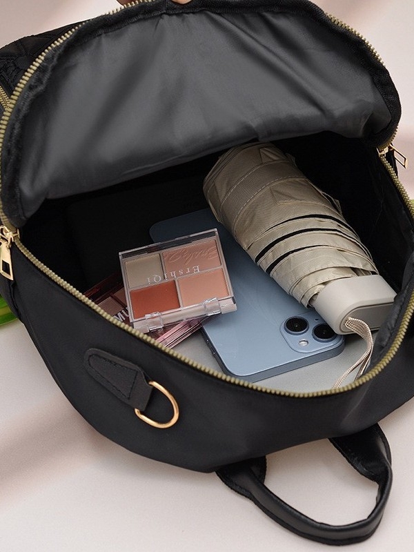 Nylon gradska ruksak, street fashion stil, vodootporan i otporan, zatvaranje na zip, proljeće 2025