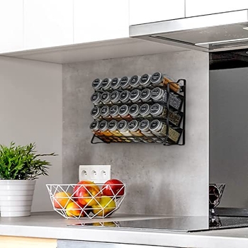 Keturių lygių sieninis prieskonių stovas su išpjovų dizainu, skirtas virtuvės spintai, talpina 28 prieskonių buteliukus, plieninė viela, pasukamas, šiuolaikiškas minimalistinis stilius