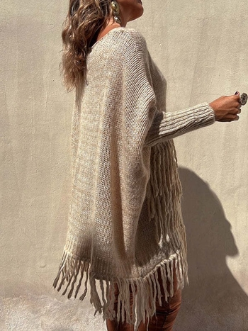 Pulover s V-izrezom, opuštenog kroja, s velikim džepom i resicama, dugi rukavi, poliester 80-90%, jesen 2023