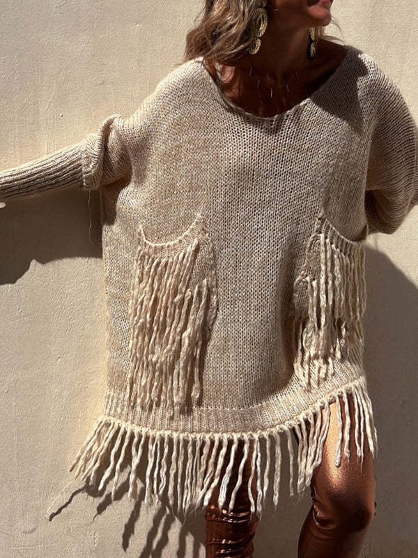 Pulover s V-izrezom, opuštenog kroja, s velikim džepom i resicama, dugi rukavi, poliester 80-90%, jesen 2023