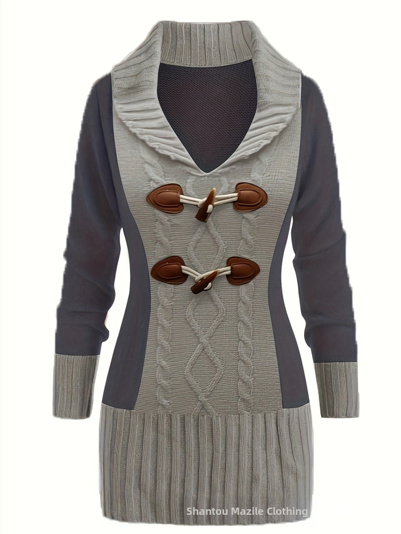 Rochie tricotată cu detaliu cataramă din corn, decolteu în V, mâneci lungi, lungime medie, siluetă hip-skirt, material 95% poliester