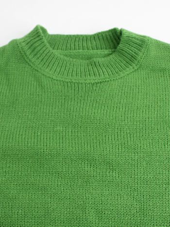 Плетен пуловер с кръгло деколте, паднали рамене, дълъг ръкав, 95%+ полиестер, едноцветен модел