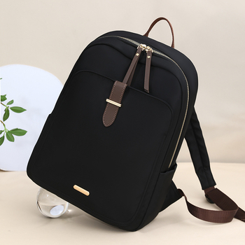 Νάιλον σακίδιο με αναπνεύσιμη άνεση, επένδυση από πολυεστέρα, unisex σχεδίαση, κατάλληλο για ταξίδια αναψυχής.