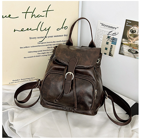 Női PU anyagú hátizsák mindennapi használatra és utazásokhoz, kopásálló, irodalmi stílus.