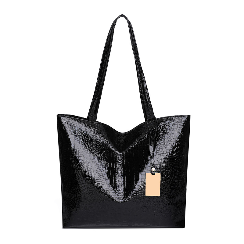 PU Tote чанта, хоризонтална квадратна форма, цип за затваряне, вътрешен джоб с цип и джоб за мобилен телефон