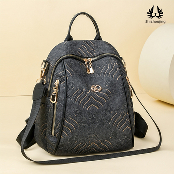 Nylonový batoh, jeseň 2024, polyesterová podšívka, zips, vnútorná priehradka na telefón