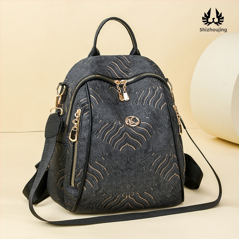 Nylonový batoh, jeseň 2024, polyesterová podšívka, zips, vnútorná priehradka na telefón