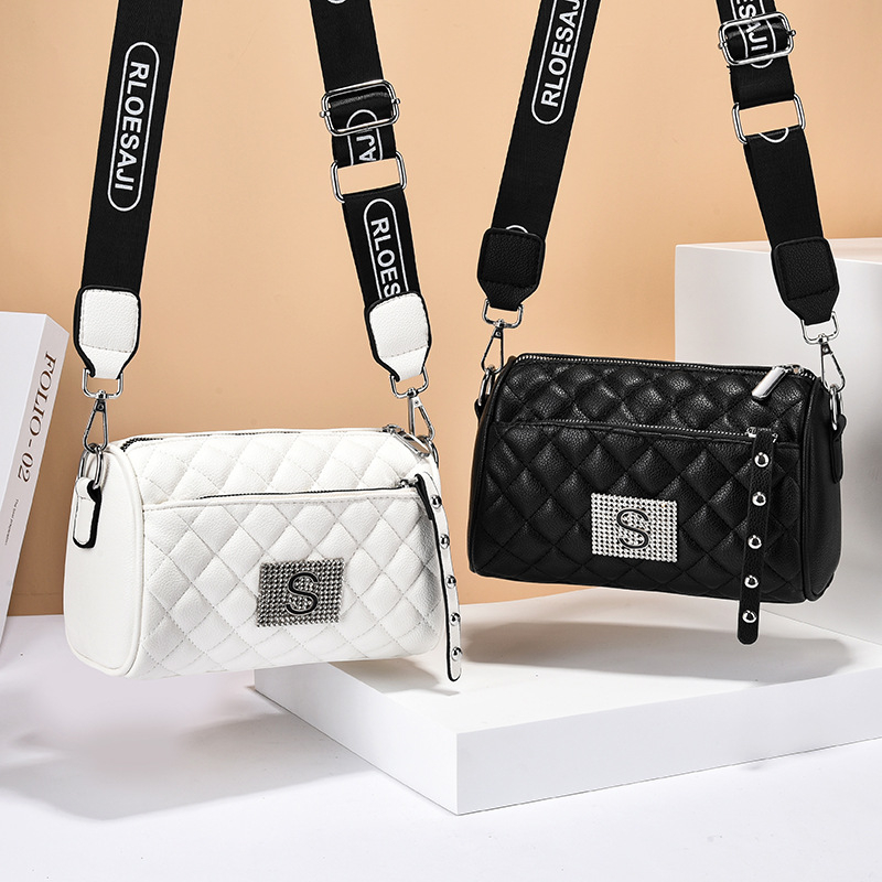 PU kožna ženska torbica za rameni, stil jastuka, horizontalno kvadratnog oblika, zatvaranje na zip, unutarnja džep sa zipom