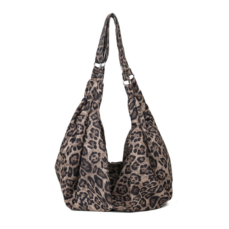 Dumpling torba preko ramena – leopard print, platnena, velika kapaciteta, zatvaranje zipom, unutarnji džepovi