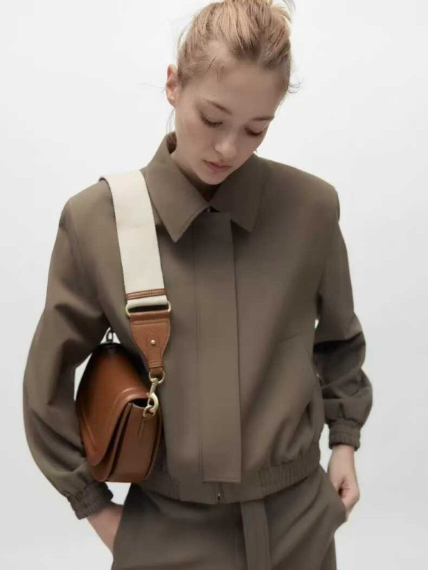 Geantă Saddle pentru femei | PU Piele, Închidere cu Capac, Curele de Umar duble, Compartiment pentru Telefon, Căptușeală din Poliester