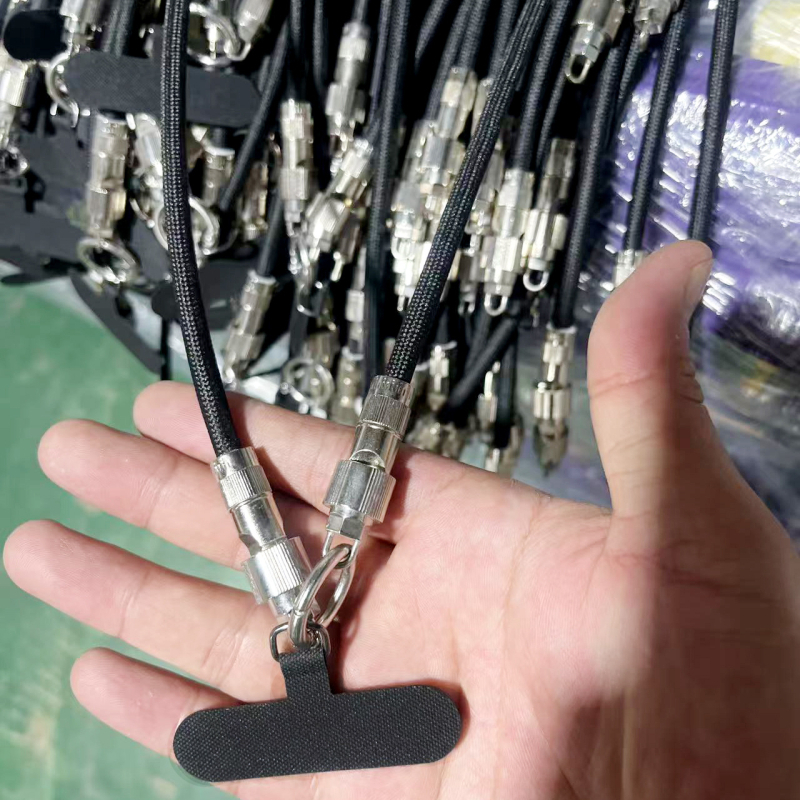 Soson 2-v-1 lanyard kábel pre USB-C a Lightning, tkaný, PD60W rýchle nabíjanie, kovová spona zo zliatiny zinku