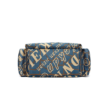 Női vízálló Oxford anyagú táska, kompakt négyszöges alak, cipzáras nyitás, belső zsebek (telefon, ID), poliészter bélés