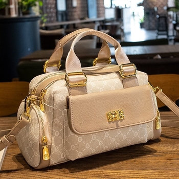 Geantă de mână, stil urban minimalist, PVC, formă orizontală pătrată, fermoar