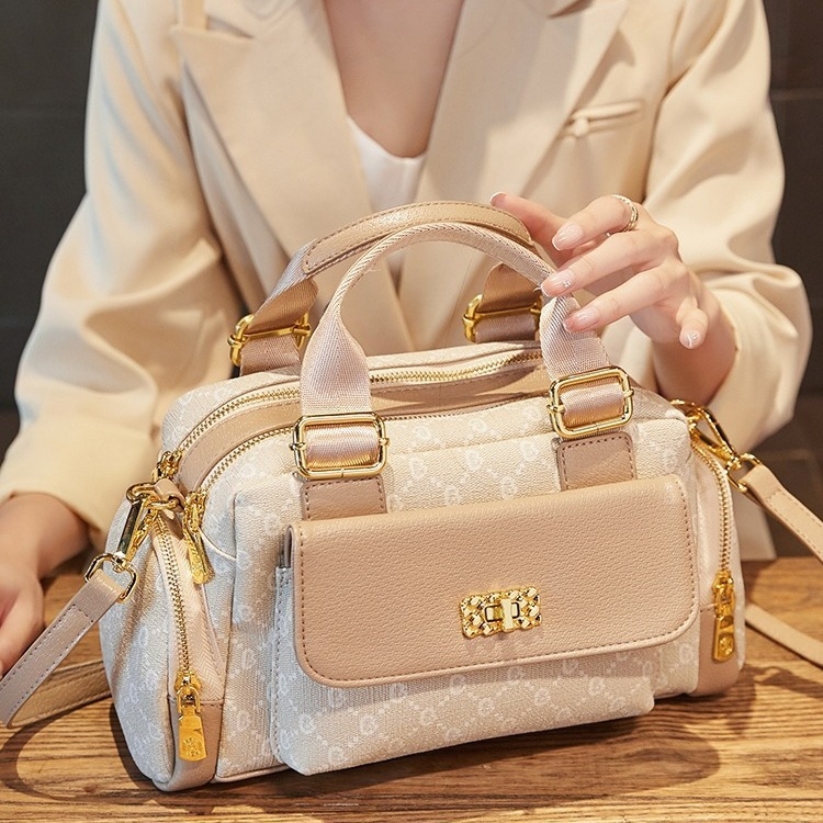 Geantă de mână, stil urban minimalist, PVC, formă orizontală pătrată, fermoar