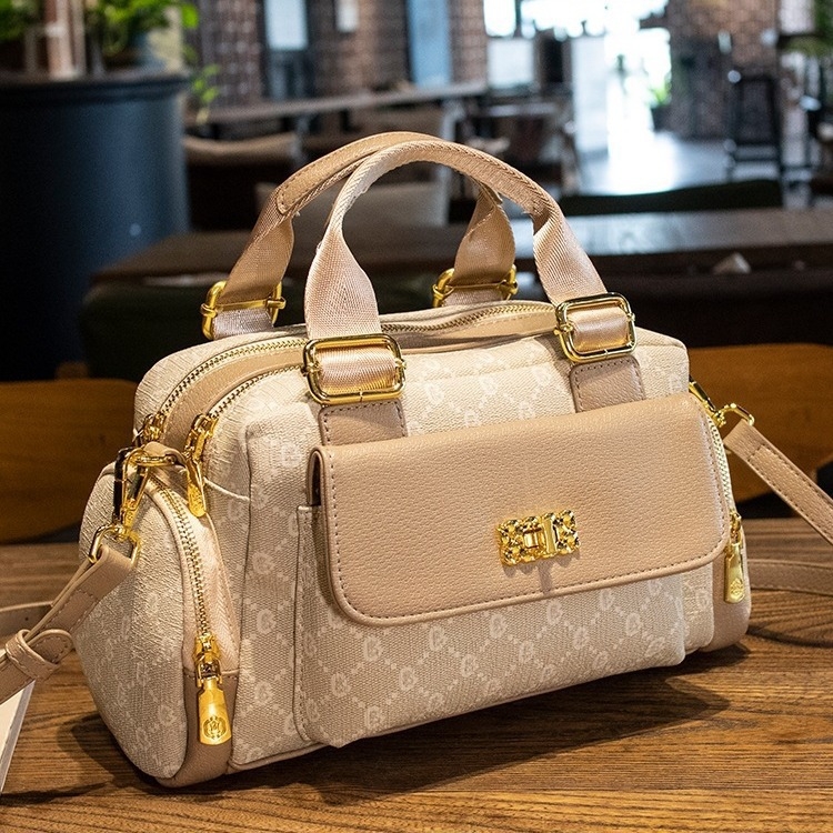 Geantă de mână, stil urban minimalist, PVC, formă orizontală pătrată, fermoar