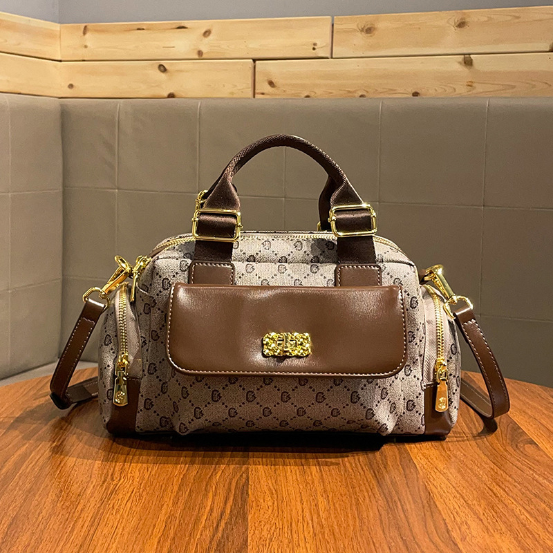 Geantă de mână, stil urban minimalist, PVC, formă orizontală pătrată, fermoar