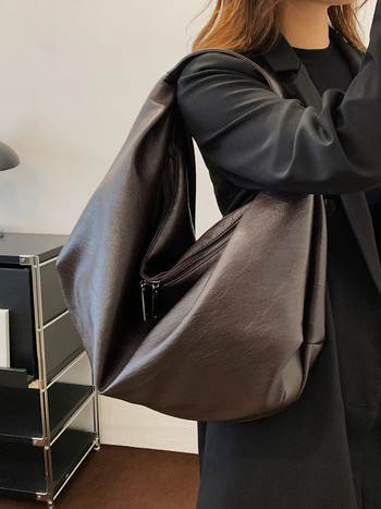 PU krepšys dumpling formos, crossbody rankinė su užtrauktuku uždarymu ir poliesterio pamušalas, vidinė kišenė su užtrauktuku