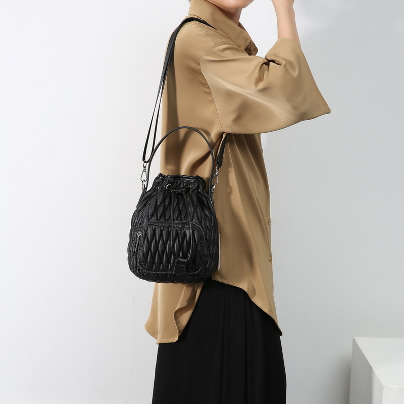 Geantă tip găleată din poliester, cu buzunar fermoar și buzunar pentru telefon, toamnă 2024, buzunar interior