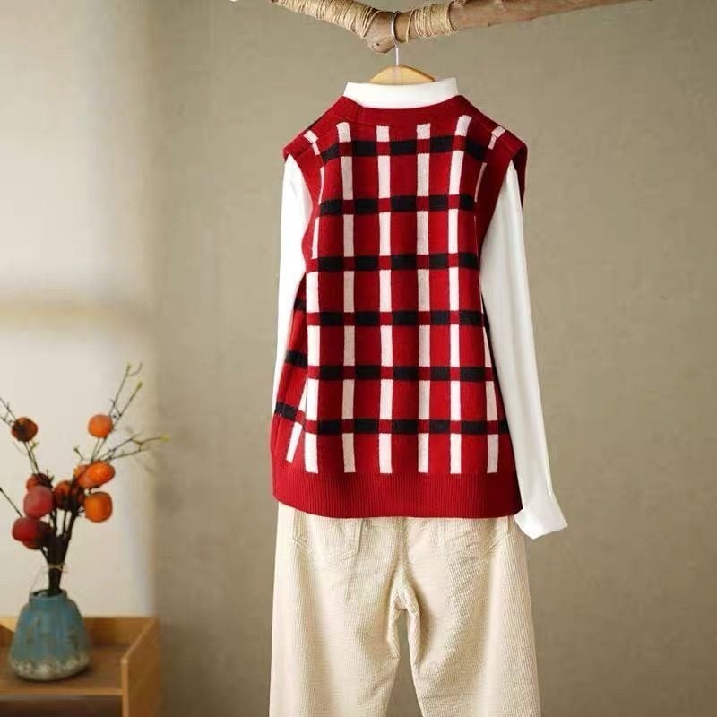 Дамска V-образна плетена жилетка без ръкави с каре принт, свободна кройка