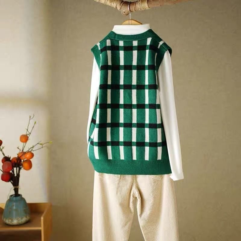 Дамска V-образна плетена жилетка без ръкави с каре принт, свободна кройка