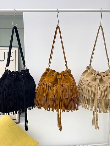 Torba za rame tipa kanta, PU materijal, gradski minimalistički stil, zatvaranje šnrom, unutarnji džep sa zatvaračem i džep za telefon