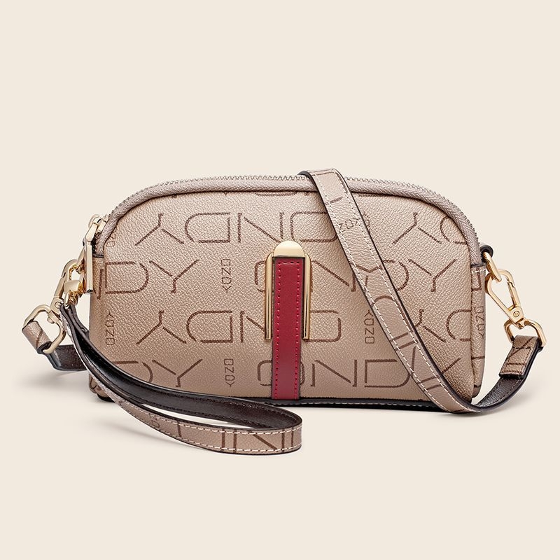 Ženska crossbody torba, kvadratnog dizajna, PVC materijal, zatvarač, za slobodno vrijeme