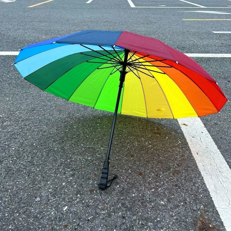 Reklaminis skėtis su 16 ribų, rankinis atidarymas ir uždarymas, audinys 190T su vinilo danga, plieno rėmas, geležies ašis, plastikinė rankena, logotipo spauda galimas