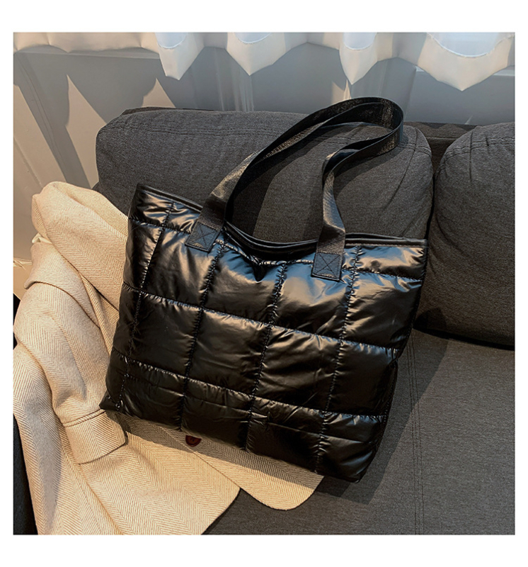 Tote чанта PU – малък размер, магнитно закопчаване, хоризонтално квадратна форма, вътрешен джоб със цип