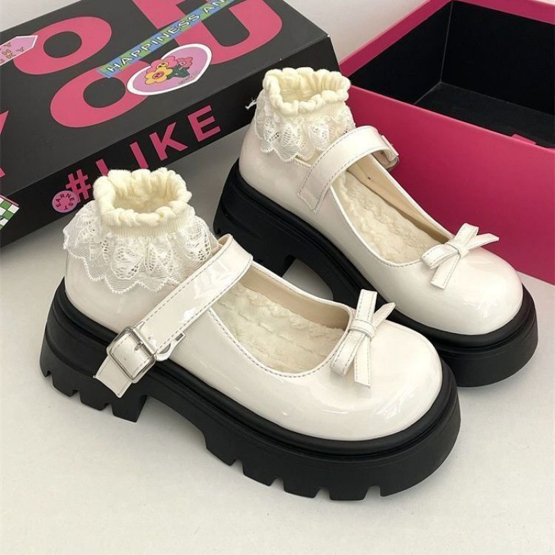 Női Mary Jane cipő vastag talppal — PU felsőrész, kerek orr, középmagas sarok 3–5 cm, vastag talp, egy vonalú csattal zárás