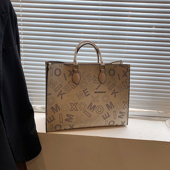 PU tote torba, vertikalni kvadratni oblik, zatvarač, unutarnji džep za telefon i osobnu iskaznicu, dvostruke ručke