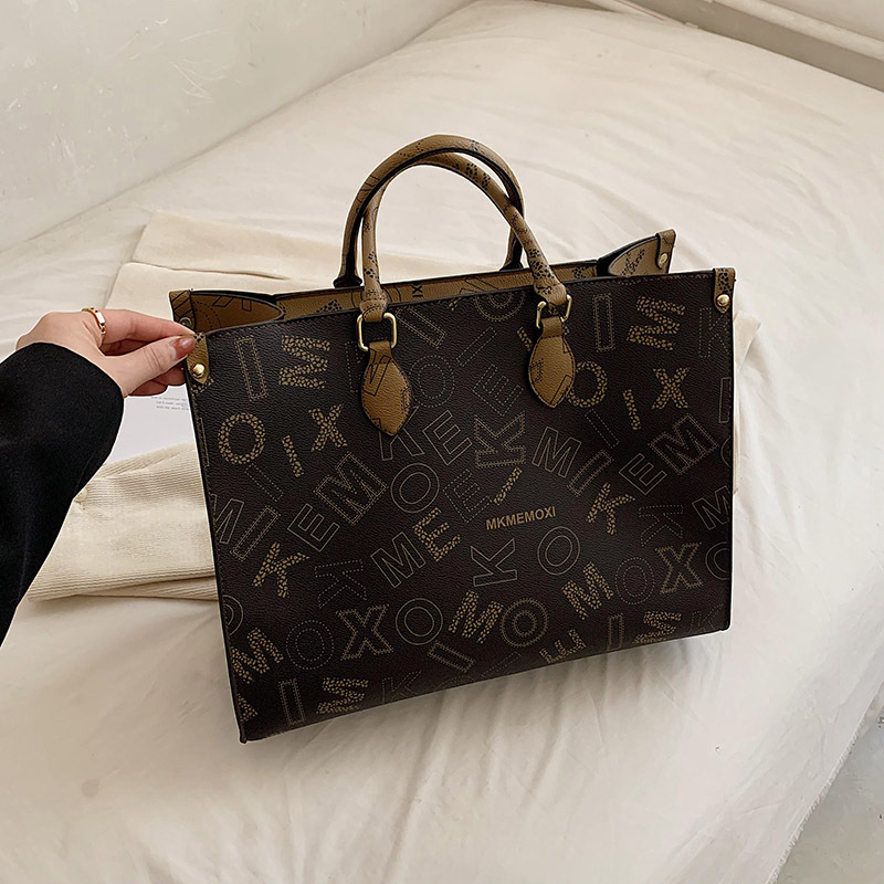 PU tote torba, vertikalni kvadratni oblik, zatvarač, unutarnji džep za telefon i osobnu iskaznicu, dvostruke ručke