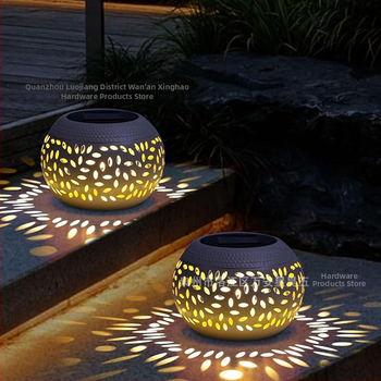 Päikesepõhine kraštovaizdžio lauko apšvietimas; medžiaga: geležis; šviesos šaltinis: saulės energija; IP65 apsauga; galia: 0,5 W