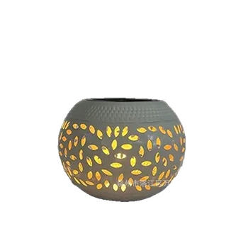 Päikesepõhine kraštovaizdžio lauko apšvietimas; medžiaga: geležis; šviesos šaltinis: saulės energija; IP65 apsauga; galia: 0,5 W