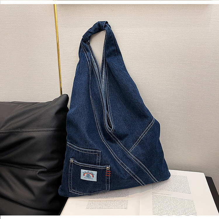 Denim tote vrećica s vertikalnim kvadratnim oblikom, otvoreni vrh, unutarnja džep za ID i laminirani džep sa zatvaračem, s jednim remenom