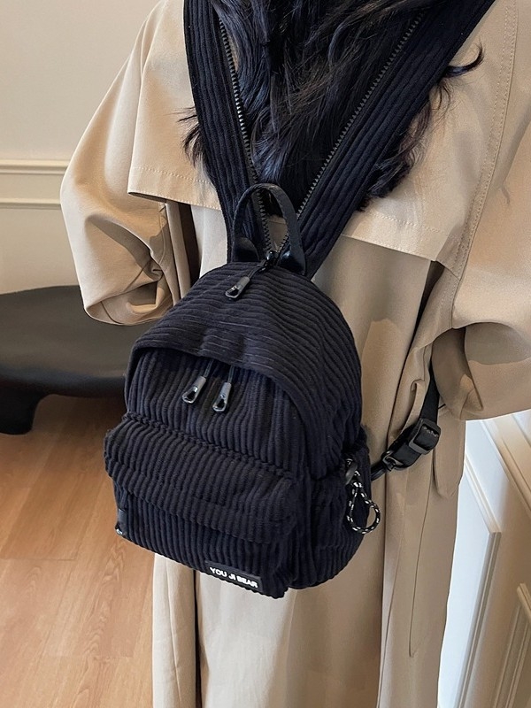 Mini ruksak u uličenom stilu, corduroy materijal, poliester podstava, zatvarač, trodimenzionalna vanjska torba