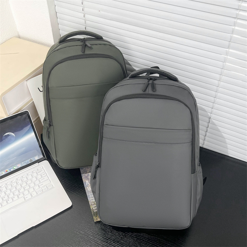Ruksak za prijenosno računalo do 15 inča, vodootporan i izdržljiv, kapacitet ispod 20 L, materijal kožni film, podstava poliester, gradski minimalistički stil