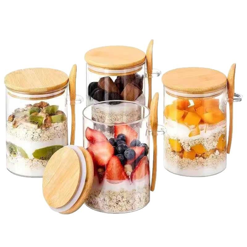 Stiklo laikymo indas su bambuko dangteliu ir medine šaukšteliu — aukštos kokybės borosilikatinis stiklas, drėgmės atsparumas, šiuolaikinis minimalistinis stilius