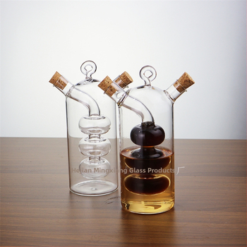 Dviejų sluoksnių karščiui atsparus stiklo aliejaus indas su kamštinio dangteliu, dvigubo naudojimo aliejui ir padažui, šiuolaikinis minimalistinis stilius, logotipo spausdinimo galimybė