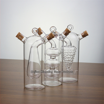 Dviejų sluoksnių karščiui atsparus stiklo aliejaus indas su kamštinio dangteliu, dvigubo naudojimo aliejui ir padažui, šiuolaikinis minimalistinis stilius, logotipo spausdinimo galimybė