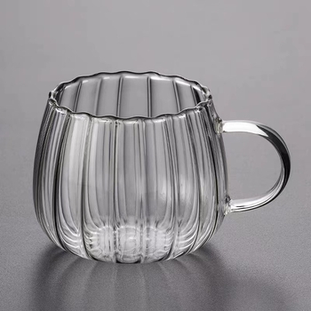 Чаша за вода в японски стил с дизайн на листенца, широк отвор, еднослойна боросиликатна стъклена чаша с дръжка