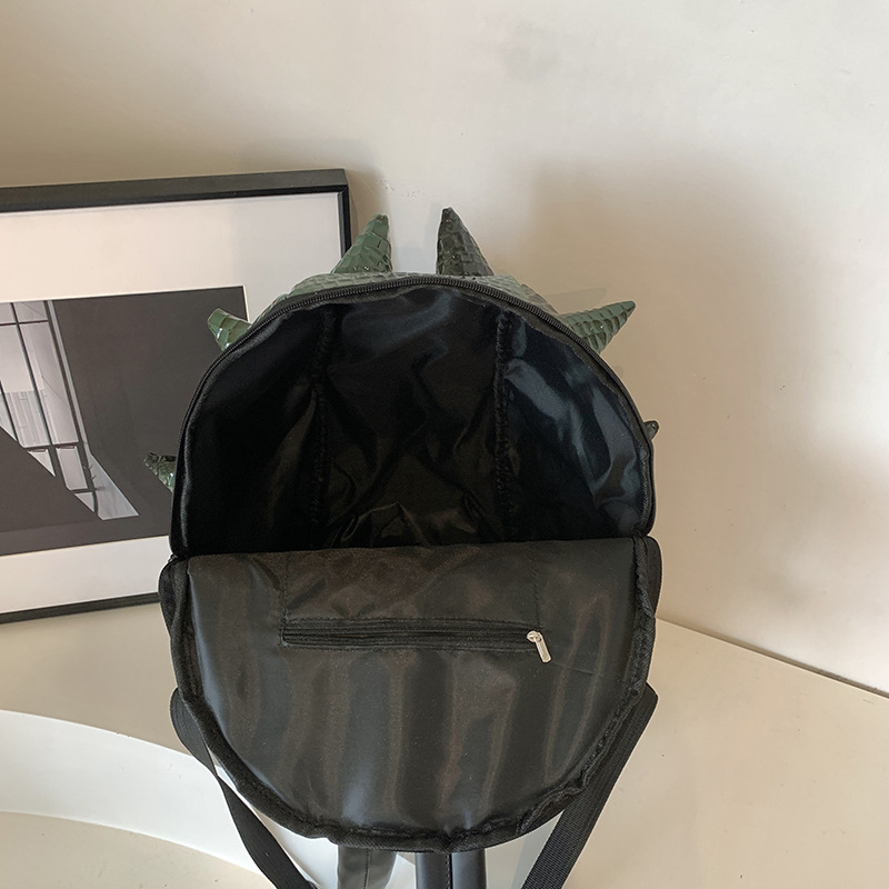 Ruksak u stilu street fashion, PU koža, proljeće 2025, velika kapaciteta, zatvaranje zatvaračem, unutarnja džep sa zatvaračem