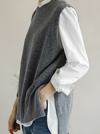 Жилетка без ръкави от плетиво, кръгла яка, свободен силует, едноцветен модел, вискоза 80–90%