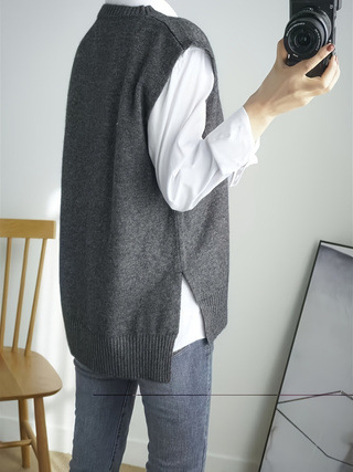 Жилетка без ръкави от плетиво, кръгла яка, свободен силует, едноцветен модел, вискоза 80–90%