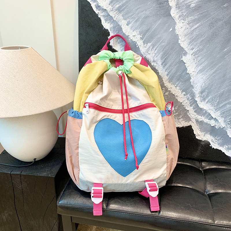 Раница за планински походи със сърцевиден дизайн, лек модел, найлон, подплата полиестер, затваряне с шнур, джоб за мобилен телефон, Лято 2025